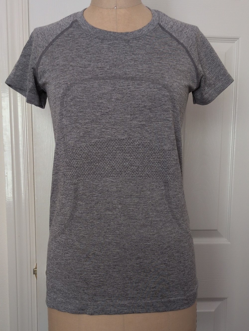 Lululemon Short Sleeve Swifty T-shirt Sz. 10